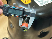 Load image into Gallery viewer, TECUMSEH Compressor AW700ET-101-A4 R22 R407c 1-1/4Ton 1PH 208-230V 15200BTU
