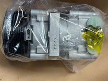 Load image into Gallery viewer, Triton 14-3547NEW 6511458 A/C Compressor fits 97-02 E-series Expedition, More